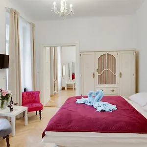 https://prague-siesta-apartments-prague.praguehotelsweb.com
